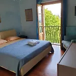 Maison d'hôtes The Ortensia, Our With View, Spacious Park-facing Balcony And Private External Bathroom At The Isabella