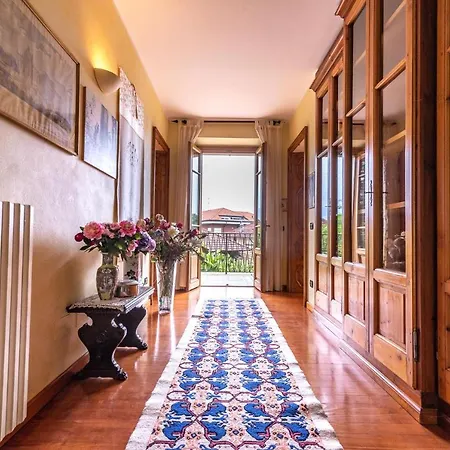 View Ortensia With Balcony And Private Bathroom At Isabella Retreat Ages 6 ゲストハウス ストレーザ