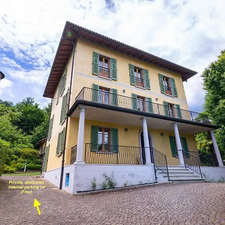 The Ortensia, Our With View, Spacious Park-facing Balcony And Private External Bathroom At The Isabella Maison d'hôtes Stresa