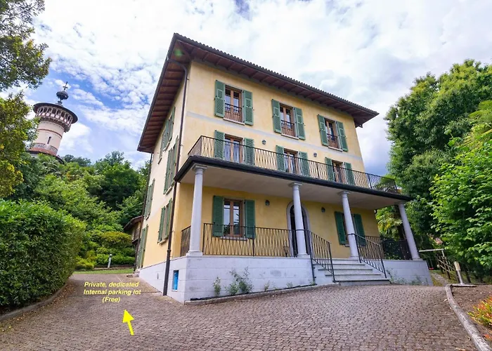 The Ortensia, Our With View, Spacious Park-facing Balcony And Private External Bathroom At The Isabella Pensjonat Stresa