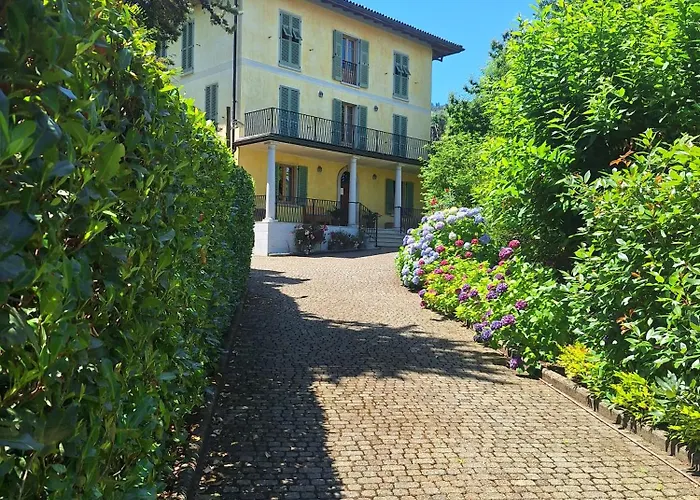 Pensjonat The Ortensia, Our With View, Spacious Park-facing Balcony And Private External Bathroom At The Isabella 3*