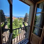 게스트하우스 The Ortensia, Our With View, Spacious Park-facing Balcony And Private External Bathroom At The Isabella 3*