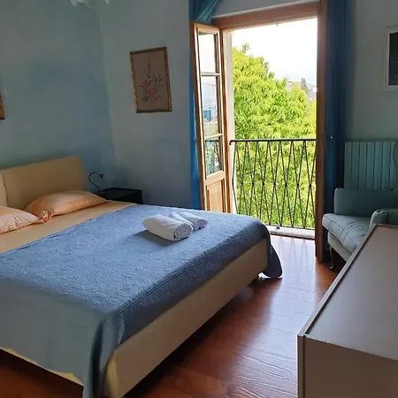 Affittacamere The Ortensia, Our With View, Spacious Park-facing Balcony And Private External Bathroom At The Isabella