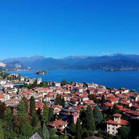 Isabella: Lakefront With Park View Balcony 3*